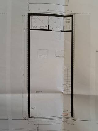 Te renoveren huis (100m²) gelegen in het centrum van Kontich met mogelijkheden voor zowel handelsactiviteit (polyvalent) als wonen.Het pand biedt een...