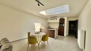Een energiezuinige thuis met karakter in hartje Heule – EPC A! Stel je voor: thuiskomen in een instapklare, lichtrijke woning waar ruimte, comfort...