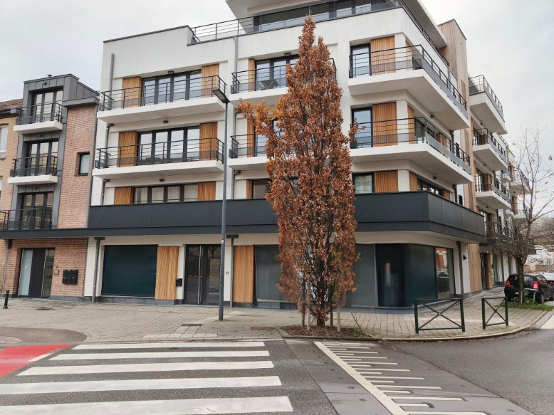 Commercial à louer à Forest - photo 1