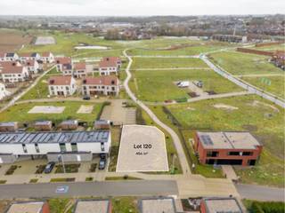 Deze bouwgrond (lot 120) met ideale westelijke oriëntatie om te genieten van een gezellige avondzon in de tuin is gelegen in de nieuwe Dames...