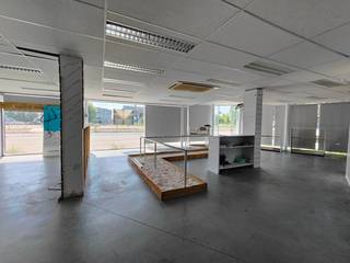 Op een absolute toplocatie met veel passage, op de hoek van de Tijdokstraat en de Kustlaan in Zeebrugge, bevindt zich deze gelijkvloerse...