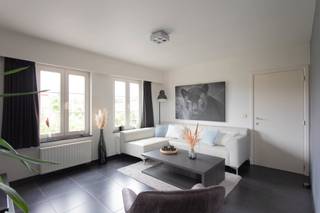 Dit ruime appartement (114m2) op de eerste verdieping is gelegen in een rustige buurt te Essen-Heikant. Het appartement omvat een ruime eetruimte...