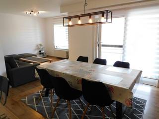 Ontdek dit gezellige en instapklare appartement, gelegen aan de Heppensesteenweg 18, met een bewoonbare oppervlakte van 94 m². Ideaal voor wie comfortabel wil wonen op een rustige, maar toch goed bereikbare locatie.

Het appartement bevindt zich op de eerste verdieping en is bereikbaar via de trap. Bij het binnenkomen word je verwelkomd in een verzorgde inkomhal met praktische inbouwkasten, die toegang biedt tot alle ruimtes. De indeling is doordacht en functioneel, met een gastentoilet, een vernieuwde badkamer voorzien van een modern lavabomeubel en inloopdouche, een handige berging en maar liefst drie slaapkamers.

De lichtrijke leef- en eetruimte bevindt zich aan de achterzijde van het gebouw en biedt een rustgevend uitzicht op het park van Beverlo. Aansluitend vind je de keuken, uitgerust met een kookvuur, dampkap, spoelbak en koelkast. Via het schuifraam in de leefruimte bereik je het overdekte terras, waar je in alle rust kan genieten van het groen.

Extra troeven zijn de rolluiken en vliegenramen in de slaapkamers, de vernieuwde ramen en de verwarming op aardgas. Parkeren kan bovendien eenvoudig voor het gebouw. Dankzij het gunstige EPC-label B is dit ook een energiezuinige keuze.

Laat je verrassen door de ruimte en het comfort van dit appartement en plan snel je bezoek. Neem contact op via 011 233 044 voor een bezichtiging ter plaatse.