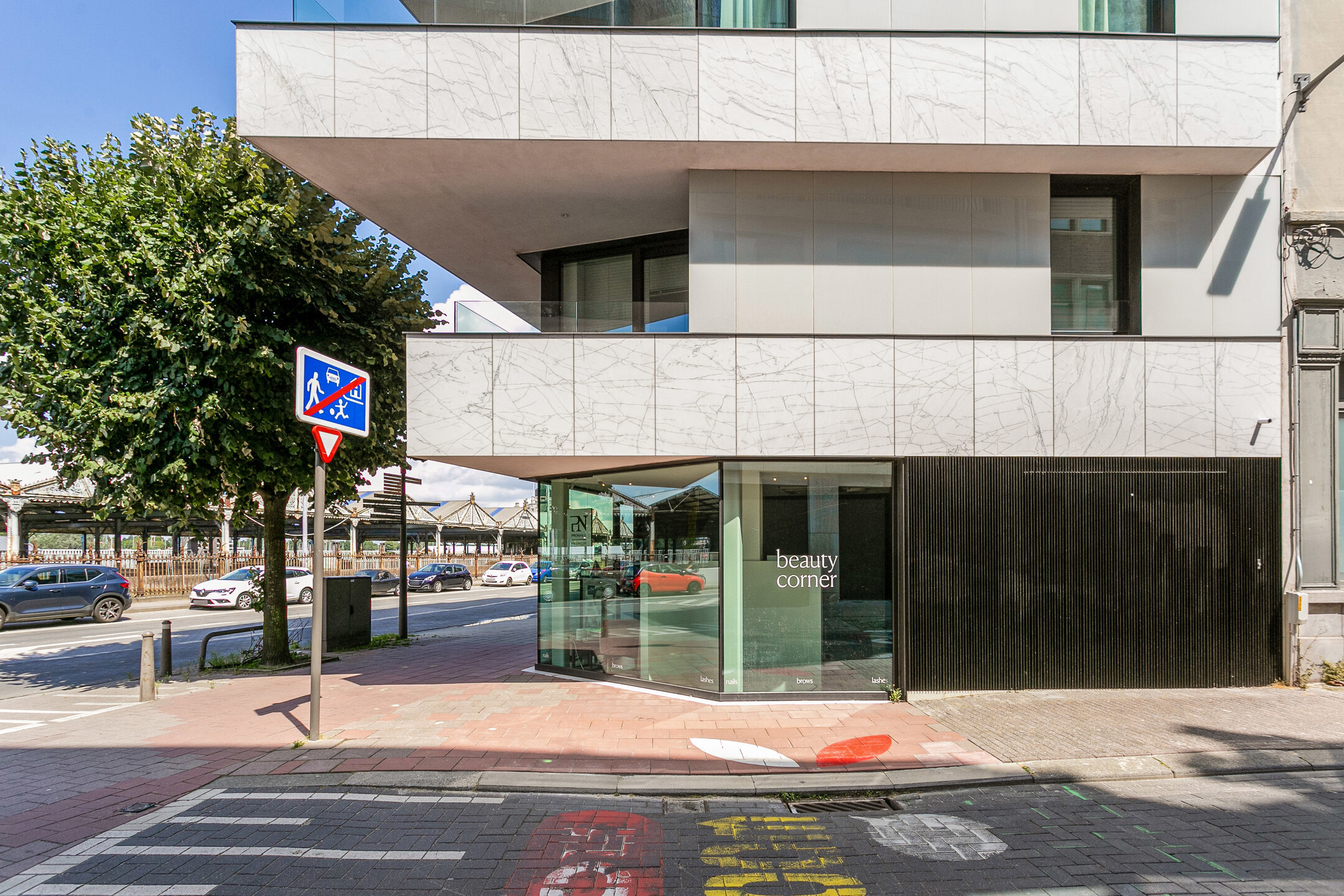 Commercial à louer à Anvers - photo 2