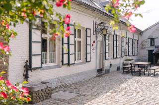 Vous êtes à la recherche d'un bien immobilier d'exception ? Cette authentique ferme carrée, située dans la ville pittoresque de Brakel, est...