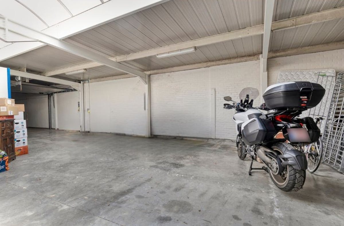 Entrepôt d'environ 136m² à vendre à Torhout - photo 1