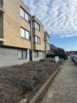 Instapklaar en ruim appartement met tuin te huur in AalstWelkom in dit lichtrijk appartement van 110 m², gelegen in een rustige straat op korte...