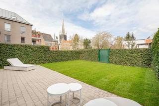 Dit prachtig appartement bevindt zich op een heerlijke en unieke centrumlocatie te Leuven.De onmiddellijke nabijheid van tal van winkels en...