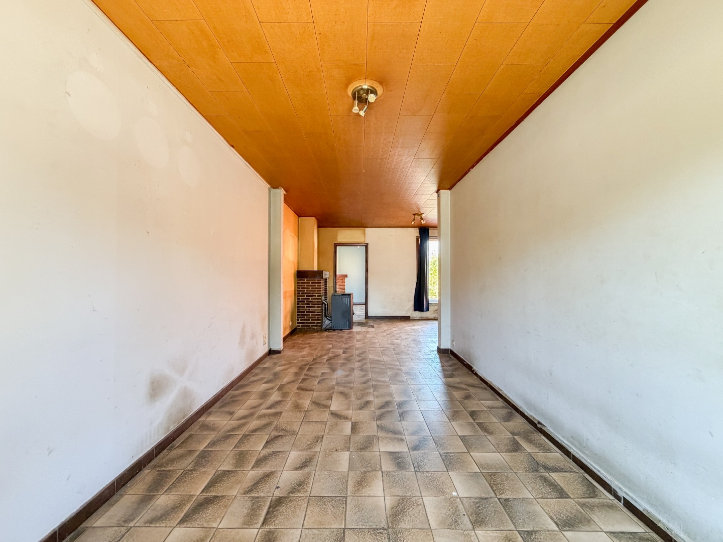 Te koop, te renoveren gezinswoning met inpandige garage en prachtig verzicht te Zwalm! - photo 4