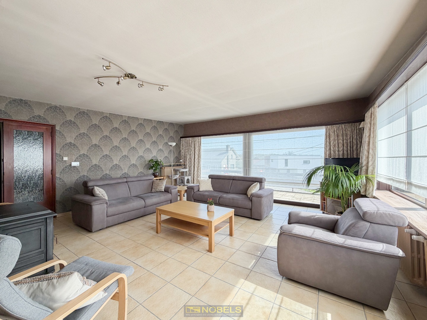 Te koop, Veelzijdige en uiterst ruime open bebouwing op gunstige ligging te Brakel! - photo 2