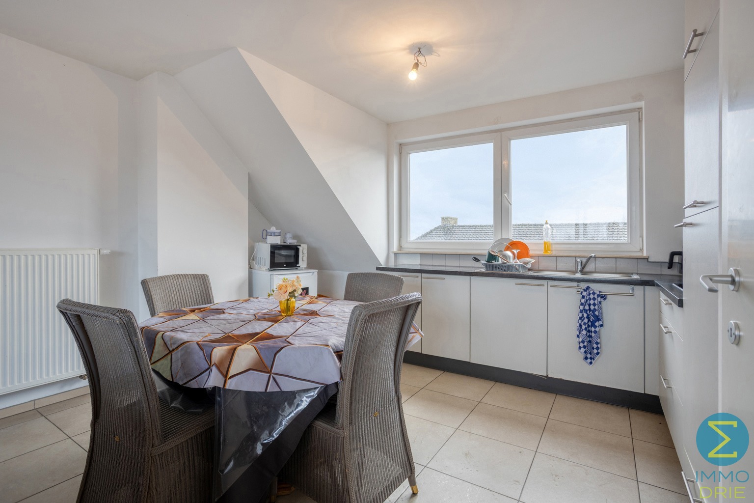 Dakappartement met 1 slpk, groot terras en autostaanplaats - foto 3