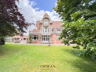 Maison de campagne normande de caractère avec cabinet médical, jardin et bunker authentiqueCette charmante maison de style normand est située sur un...