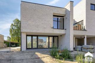 [[ DIT PAND NEEMT DEEL AAN DE ERA OPEN HUIZEN DAG OP 6/12 VAN 9:30 TOT 10:30 ]] Prachtig ruim appartement met 2 slaapkamers en terras.Residentie De...