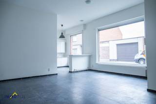 Wonen op een echte centrumlocatie met de Oude Vest, openbaar vervoer, horeca en winkels op wandelafstand? Dat kan in deze knappe woning in...