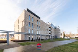 [[ DIT PAND NEEMT DEEL AAN DE ERA OPEN HUIZEN DAG OP 14/3 VAN 13:00 TOT 14:00 ]] Dit instapklare en lichtrijke appartement van 132 m² biedt...