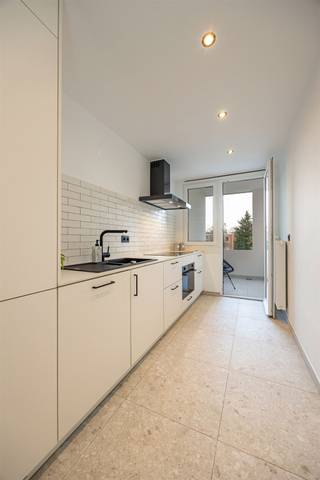Wonen in een fijne, hechte buurt met het Rivierenhof als buur en vlakbij allerlei  winkels en alle uitvalswegen? Dit instapklare appartement op...