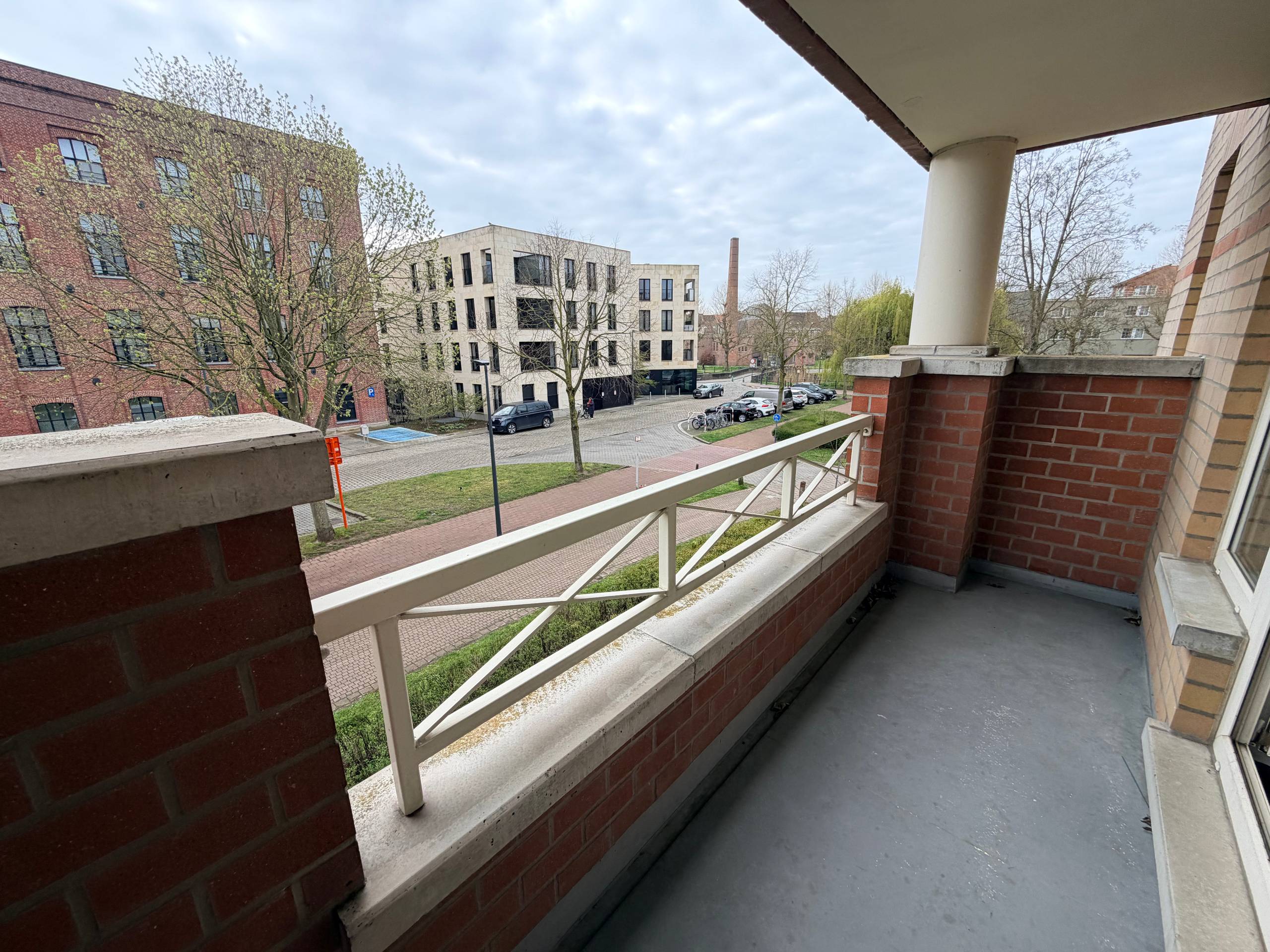 --- NIEUW --- Instapklaar appartement met garagebox en terras nabij het Rabot / Prinsenhof . - foto 2