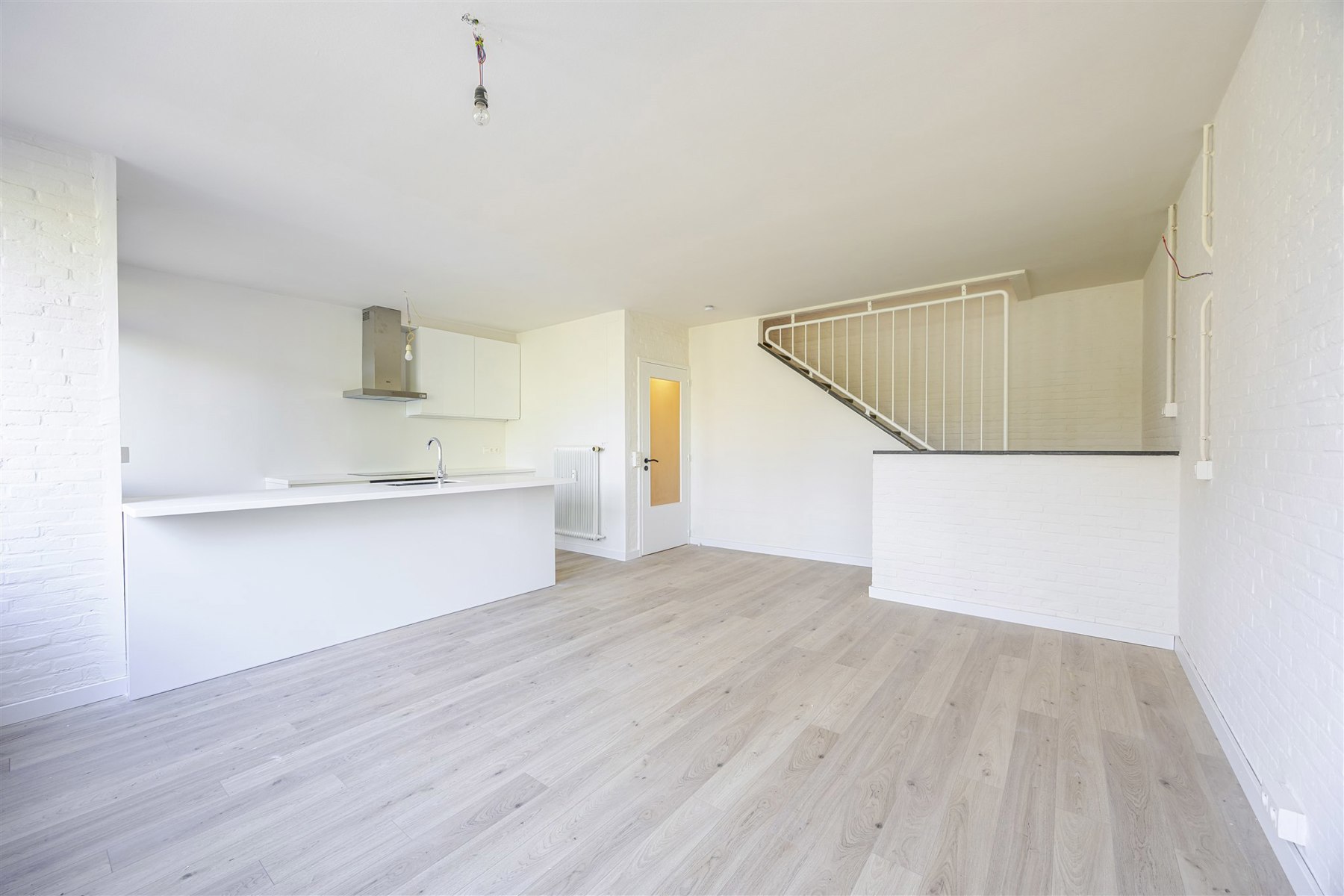 Gerenoveerd duplexappartement met 2 slaapkamers - foto 2