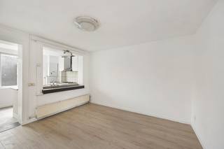 Instapklaar 1 slaapkamer appartement (50 m²) in een verzorgd gebouw bestaande uit betonconstructie. Het dak van het gebouw voldoet reeds aan...