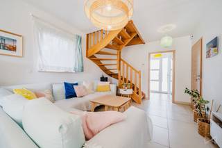 We Invest vous propose cette charmante maison en excellent état, idéalement située dans un quartier résidentiel de Braine-le-Comte, proche de la...