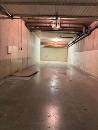 For rent: double garage in the city center.Spacious and practical double garage box, ideally located in the heart of the city. Perfect for...