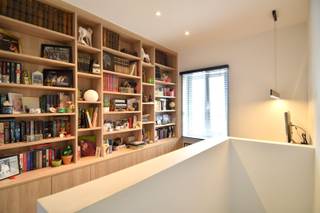 Op een toplocatie nabij het centrum van Gullegem – een gezellige en vlot bereikbare deelgemeente van Wevelgem – vinden we deze verrassend ruime...