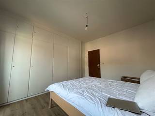 <p>Dit appartement is gelegen in Diest, in de Koning Albertstraat, nabij tal van voorzieningen zoals winkels, horeca, scholen, openbaar vervoer ... <br /><br />Het appartement is gelegen op de derde verdieping van het gebouw en omvat: ruime inkomhal, badkamer met lavabo en inloopdouche, apart toilet, twee slaapkamer met ingebouwde kasten en terras én een ruime leefruimte met ingerichte keuken. Bijhorend is er nog een zeer ruime kelderberging. De fiets stallen is mogelijk in de gemeenschappelijke fietsenberging. <br /><br />Meer informatie of een bezoek ter plaatse? verhuur@connect-immo.be<br /><br />Huurprijs: €710 + €85 (verwarming) + €15 (per persoon voor water) + elektriciteit privatief! <br />Beschikbaar vanaf 1 november 2026! <br />EPC: 324 kWh/m2jaar - 3349764</p>