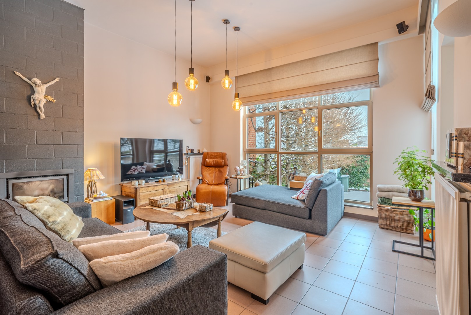 Ruime woning (237m²) met mogelijkheid praktijkruimte - foto 2