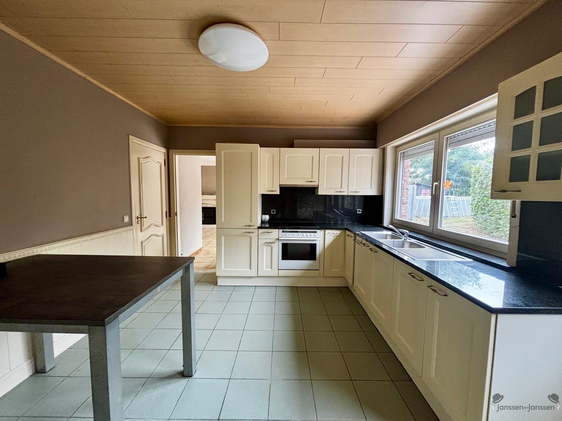 Ruime woning met 5 slaapkamers en tuin - foto 5