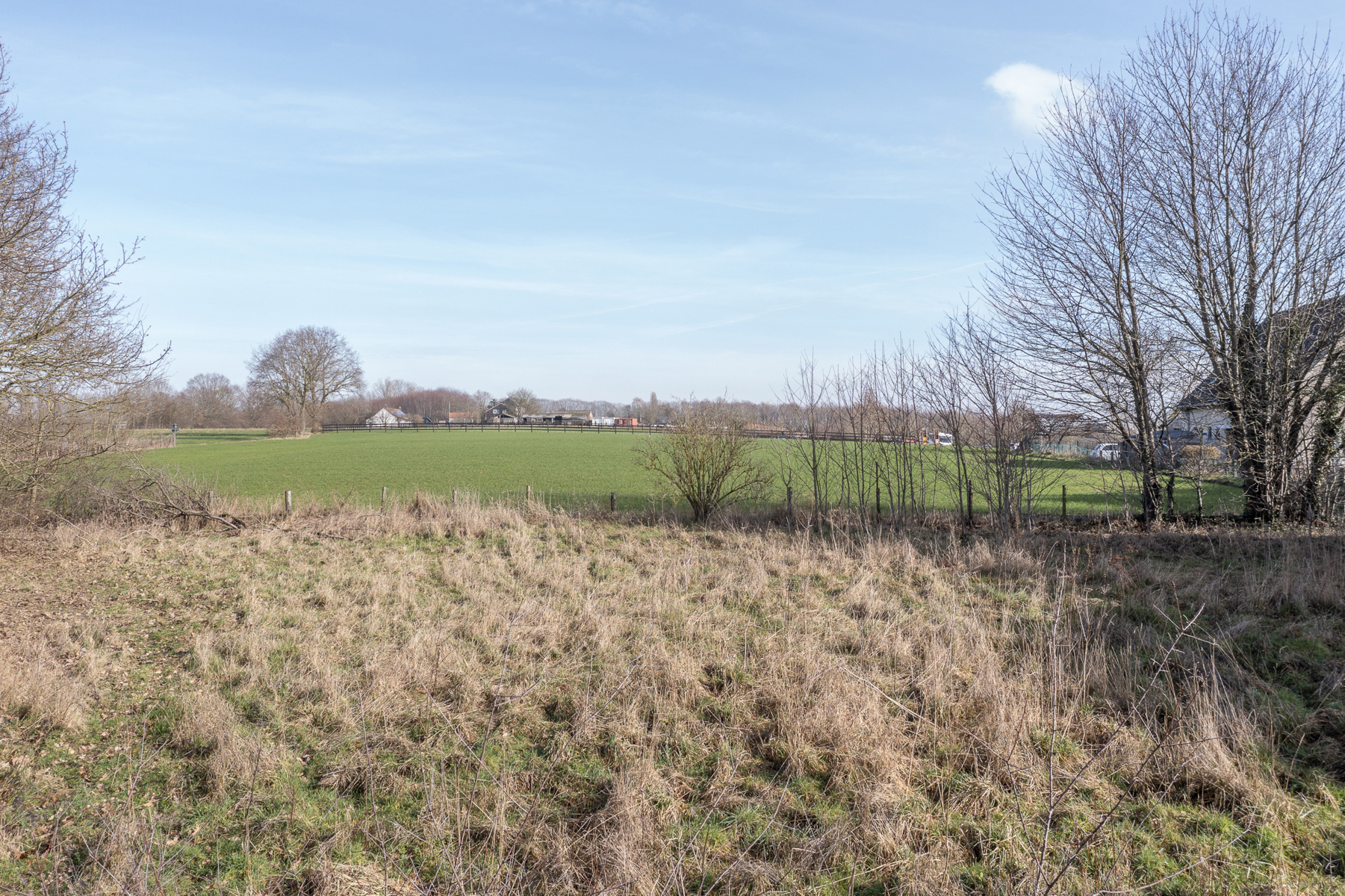 Exclusieve bouwgrond voor het oprichten van een villa. - foto 3