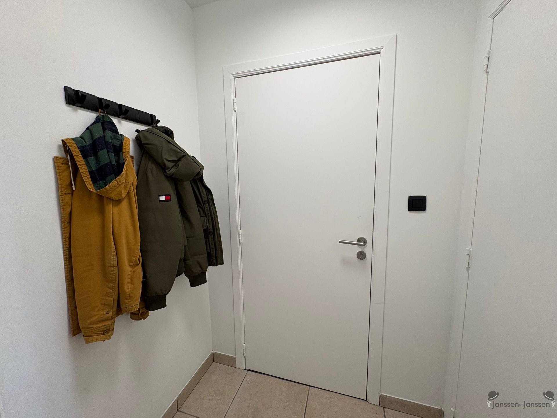Ruim duplex appartement met terras en ondergrondse staanplaats te huur in Leopoldsburg - foto 5
