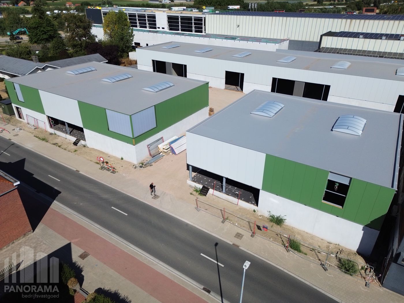NIEUWBOUW KMO-UNIT VAN 218 m² TE KOOP IN LEDEGEM – STRATEGISCH GELEGEN NABIJ DE E403/A17 - photo 4