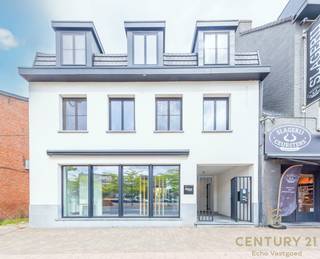 INSTAPKLARE HANDELSRUIMTE IN HET BRUISENDE HART VAN OUD-TURNHOUTLocatie, locatie en… locatie!Bent u op zoek naar een commerciële ruimte met maximale...