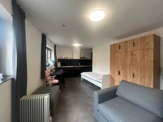 **Moderne studio inclusief autostaanplaats**In dé Broekstraat te Heverlee, nabij Leuven Centrum, Abdij van Park, belangrijke verbindingswegen en het...
