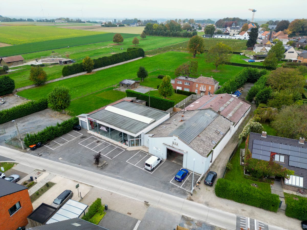 Magazijnen (810 m²) met showroom (273 m²) te koop in Kruisem - foto 2