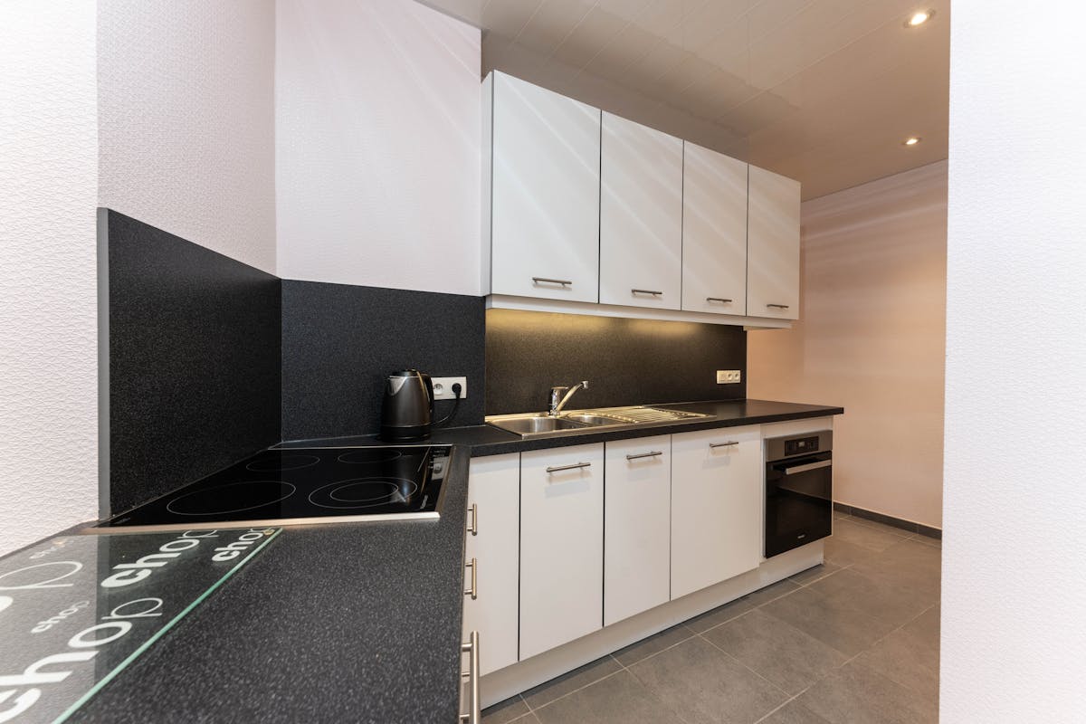 Unique, historic and spacious apartment for sale on the seafront - photo 4