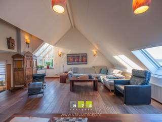 <strong>AUTHENTIEKE EN KARAKTERVOLLE WONING GRENZEND AAN HET KASTEELPARK "TER MOTTEN" OP EEN PERCEEL VAN 36A24 TE DILSEN-STOKKEM.</strong><br /><br /><strong>TROEVEN</strong><br />- Unieke ligging: omgeven door landbouwgronden, nabij de monumentale windmolen ‘De wachter’ en grenzend aan 7 HA groot kasteelpark ‘Ter Motten’.<br />- Groene en rustige omgeving, doch op loopafstand van horecagelegenheden, scholen en supermarkten.<br />- Nabij tal van toeristische trekpleisters en wandelroutes.<br />- Prachtige ‘natuurlijke’ tuin voorzien van (weide)bloemen, diverse fruitbomen, heesters loofbomen…<br />- De woning werd gerenoveerd en uitgebreid in 2000 op naastliggend bouwperceel, met een duidelijke keuze voor een authentieke en karaktervolle stijl.<br />- Open splitlevel-indeling met gezellige zithoek, tv-hoek en bureau. Van hieruit heeft men een prachtig uitzicht over de omliggende velden en de windmolen.<br />- Verbouwing van het aanpalende schuurtje tot een aangename leef-veranda.<br />- Diverse vernieuwingen : keuken (2012) & badkamer (2024).<br />- Mogelijkheid tot de creatie van meerdere slaapkamers.<br />- Degelijke technische voorzieningen (21 cm) dakisolatie, aluminium ramen met dubbele beglazing, aluminium rolluiken, regenwaterput (18.000 liter overlopend in zinkput),….<br />- EPC-label C + asbestveilige woning.<br /><br /><strong>KELDERVERDIEPING -01</strong> | diverse kelderruimten…<br />- Kelderruimte 1: (2m x 3.6m = 7.2m²), betonvloer.<br />- Wijnkelder: (1.52 x 2.8m = 4.25m²), incl wijnrekken, betonvloer.<br />- Traphal: (1 x 1m = 1m²), trap naar tuinkamer.<br />- Wasplaats: (3.1 x 6.8m = 21.08m²): douchecabine, Sauna (infrarood), CV-installatie (stookolie), aansluiting wasmachine/droogkast, uitgietbak, dmv Velux is er natuurlijk lichtinval, betonvloer.<br />- Garage: (5.7 x 6.8m = 38.76m²): plaats voor 2 wagens, bergkasten, dmv Velux is er natuurlijk lichtinval, betonvloer<br /><br /><strong>GELIJKVLOERS 00</strong><br />- Inkomhal (2m x 3.6m = 7.2m²): vestiairekast, houten trap naar verdieping, technische kast, tegelvloer.<br />- Zithoek (4m x 3.6m = 14.4m²): voorzien van een houtkachel, trap naar splitlevel-verdieping.<br />- Tv-hoek en bureau (Splitlevel 6m x 9m = 54m²): inbouwkasten, multifunctioneel TV-meubel, vast bureau d.m.v. een kleine ingreep (plaatsen wand) kan hier een 3de slaapkamer gemaakt worden.<br />- Keuken (6m x 3,7m = 22,20m²): keukeneiland met lades, onderkasten, ontbijttafel. Keukenwand met onder -en bovenkasten, lades, inductie-kookplaat, dampkap, vaatwasser, warme luchtoven, microgolf, koelkast met vriesvakken en dubbele spoelbak, tegelvloer.<br />- Tuinkamer (5m x 2.4m en 5.2m x 2.4m = 24.48m²): lichtrijke plaats, bibliotheek, deur naar tuin, tegelvloer. D.M.V. een kleine ingreep (plaatsen wand) kan hier een 3de slaapkamer gemaakt worden.<br />- Apart geventileerd toilet (1.45m x 1.6m = 2.32m²): zittoilet, in beton gestorte kluis, lavabo, tegelvloer.<br /><br /><strong>VERDIEPING +01</strong><br />- Overloop (2.1m x 2m en 0.9m x 0.55m = 4,69m²): inbouwkasten, laminaatvloer.<br />- Slaapkamer 1 (4m x 3,6m) = 14,4m²): dressing (1.1m x 1.25m = 1.37m²), wandverwarming voorzien, laminaatvloer.<br />- Slaapkamer 2 (2.7m x 3.8m = 10.26m²): laminaatvloer.<br />- Badkamer (2.15m x 3.7m en 1.3m x 0.75m = 8.92m²): ligbad met douchefunctie, hangtoilet, badkamermeubel met dubbele lavabo, lades en kasten, wandverwarming voorzien, PVC-vloer.<br /><br /><strong>ZOLDERVERDIEPING +02 (51,62m): </strong>geïsoleerd, mogelijkheid tot inrichten extra kamers. Hiervoor dient echter een vaste trap voorzien te worden en wellicht een dakkapel.<br /><br /><strong>EXTRA INFORMATIE OPPERVLAKTE:</strong><br />- Afmeting perceel volgens kadaster: 36A24CA<br />- Afmeting perceel volgens eigendomstitels: 34A47CA.<br /><br /><strong>EXTERIEUR </strong>| terras aan tuinkamer (49.68m²), overdekt terras (25m²), tuinberging (15.30m²).