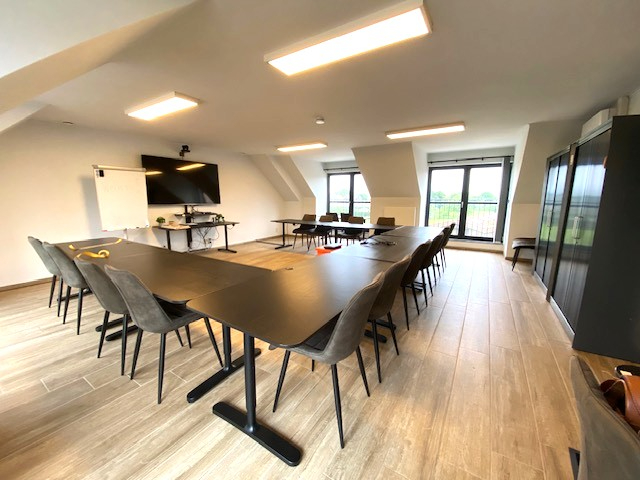 Instapklare kantoorruimte met gemeenschappelijke parking, nabij E313 - foto 4