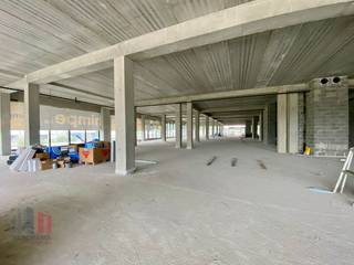 Fenomenaal gelegen nieuwbouw handelspand met een oppervlakte van 498 m² (uitbreidbaar tot 1.302 m²) te huur langs de bedrijvige Ieperse Steenweg,...