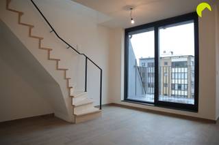 New and high quality finished duplex apartment with 1 bedroom and terrace can be found in the beautiful project "Brouwerspoort" on a prime location...