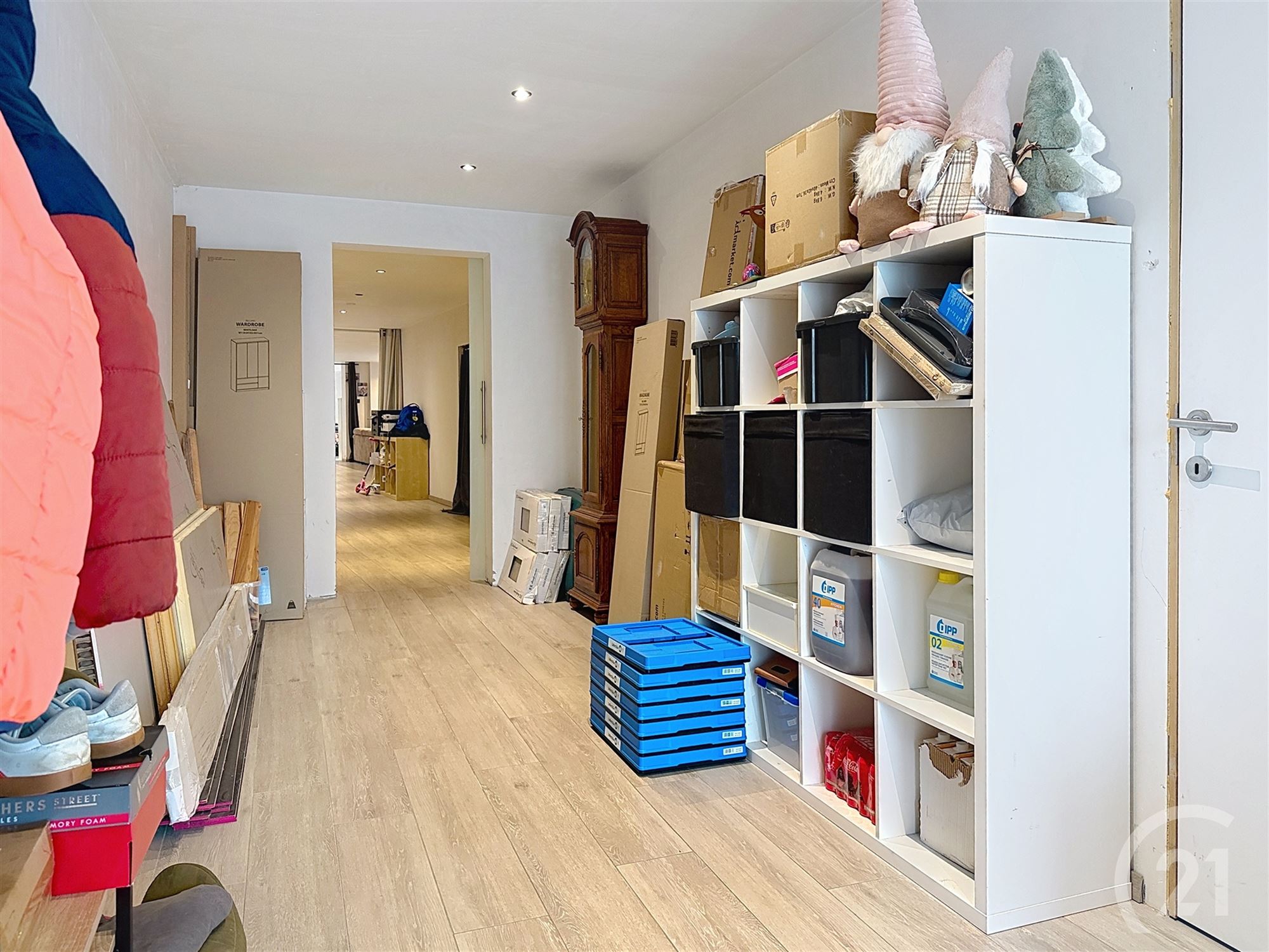 Ruime gezinswoning met 5 slaapkamers in centrum - foto 4