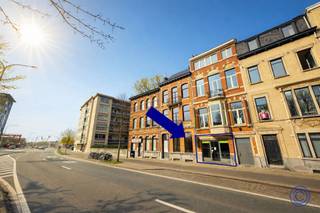 Informatie handelspandCommerciële ruimte van ca. 100 m² gelegen op een strategische locatie aan de Desguinlei in Antwerpen, een belangrijke...