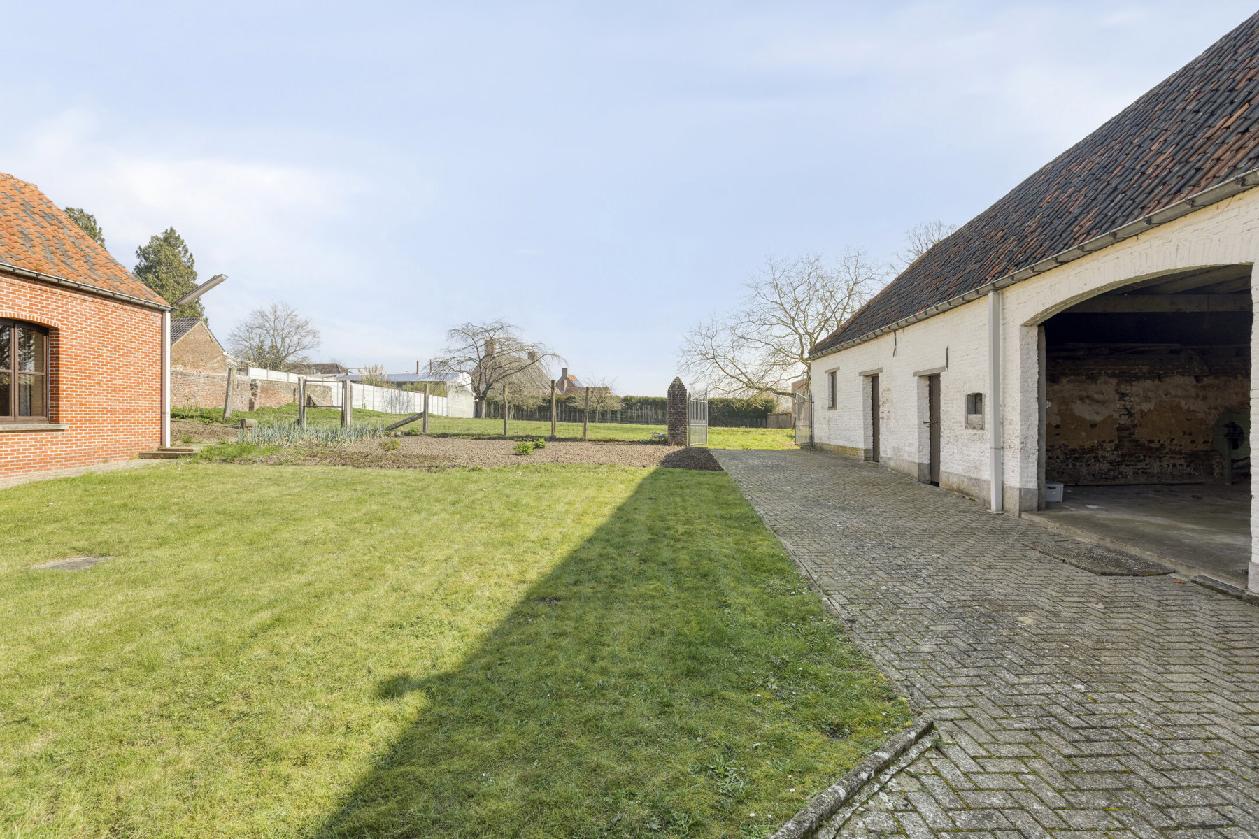 Unieke hoeve in pittoreske omgeving op 30 are - foto 5