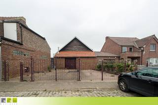 3 NAAST ELKAAR GELEGEN APARTE GEBOUWEN (2 HANDELSHUIZEN EN 1 WONING), 35 METER LANGS DE LUIKERSTEENWEG EN 12 METER LANGS DE OUDE BORGWORMSEWEG,...