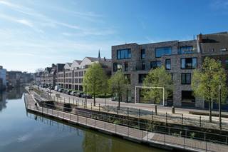 Ben je op zoek naar een ruime en energiezuinige woonst in het bruisende stadscentrum van Mechelen? Dit prachtige appartement, gelegen op...