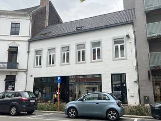 Electricity for heating/cooling. no gasWater and electricity meter in the stairwell apartmentAll relevant certificates and permits (environmental permit, fire department, VME,...) are available and can be requested. VME!!!! Knight Street