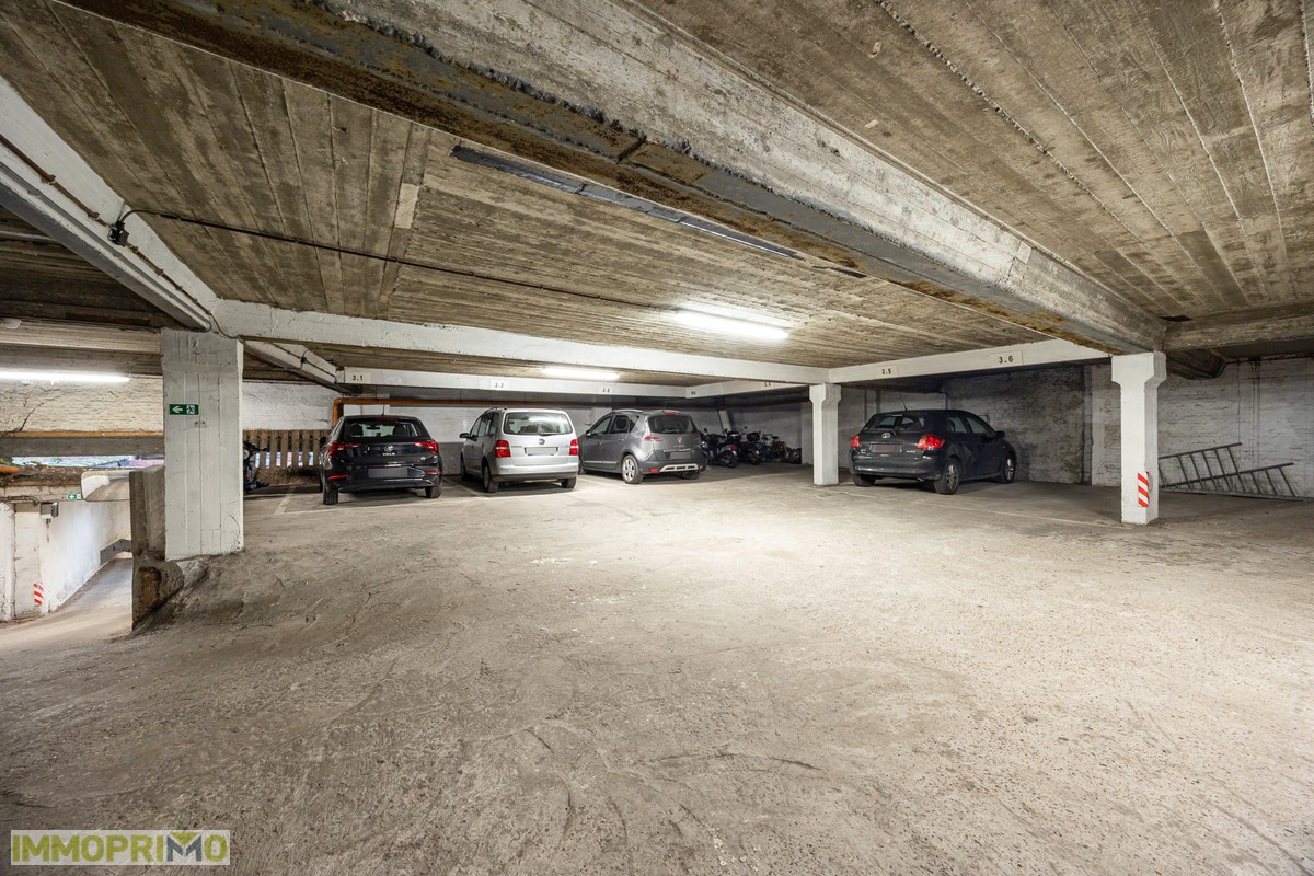 Opbrengsteigendom - 60 parkeerplaatsen - 5 motorplaatsen en 1 berging. - foto 5