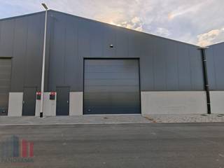 Nieuw gerenoveerde KMO-unit met een oppervlakte van 384 m², de unit maakt deel uit van de nieuwe KMO-ontwikkeling 'VLASCO 2' bestaande uit...