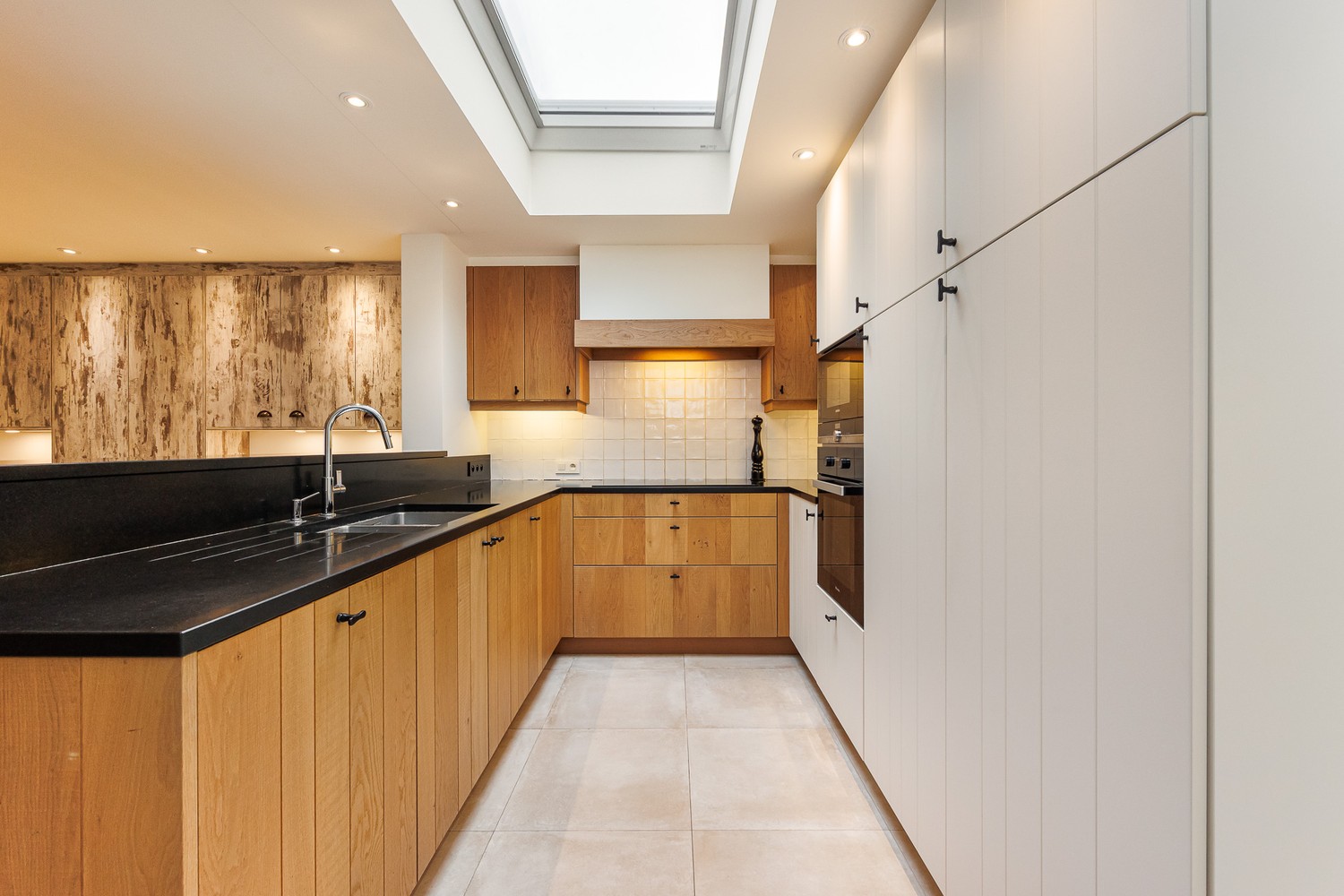 Une maison prête à emménager offrant espace, luminosité et une excellente situation au centre de Schoten. - photo 5