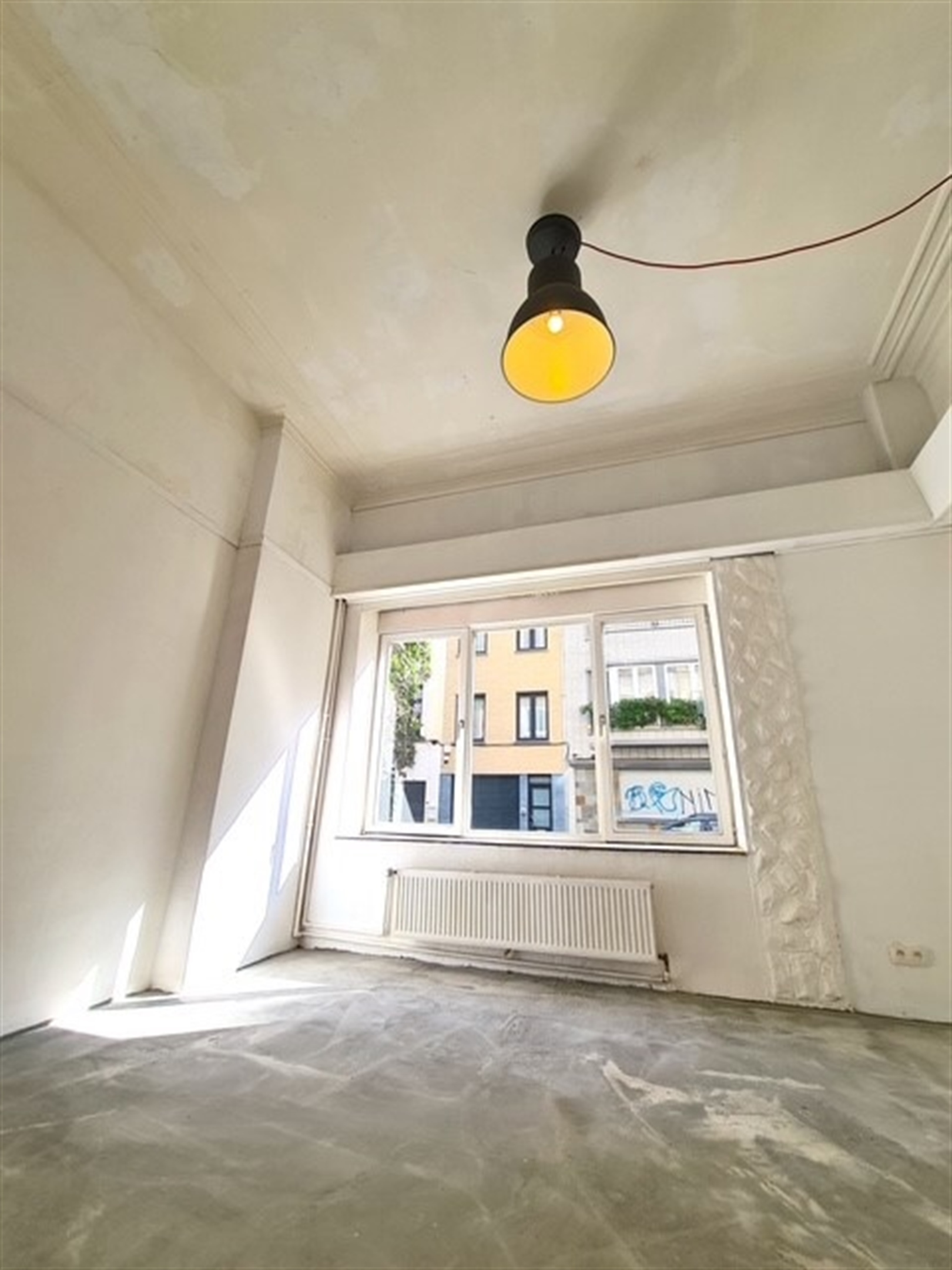 Sainte-Catherine ∣ Commercial ground floor with basement - photo 3